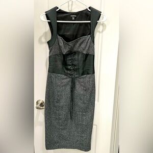 Bebe size 2 Grey/Black leather belt